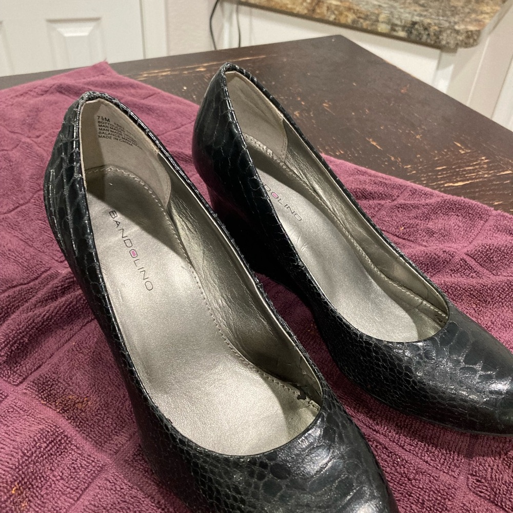 Bandolino Black Patent Leather Heels